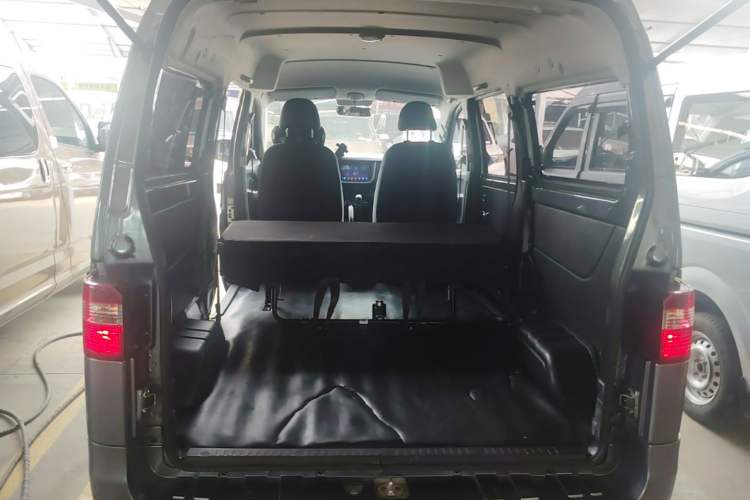 Used Jinbei Gold Hiace M Classic 2023 1.5L Engineering Lion Passenger Vehicle 5/6/7 Seats Trunk