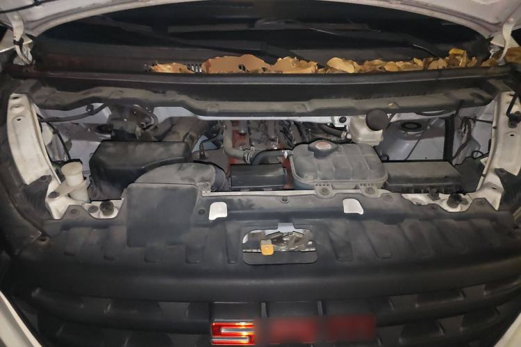 Used Jinbei Gold Hiace M Classic 2023 1.5L Travel Lion Passenger Vehicle 5/6/7 Seats Engine Bay