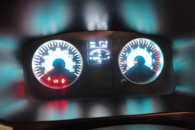 Used Jinbei Gold Hiace M Classic 2023 1.5L Engineering Lion Passenger Vehicle 5/6/7 Seats Instrument Cluster
