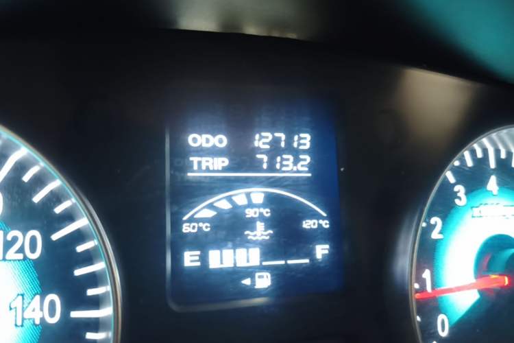 Used Jinbei Gold Hiace M Classic 2023 1.5L Engineering Lion Passenger Vehicle 5/6/7 Seats Odometer Close Up