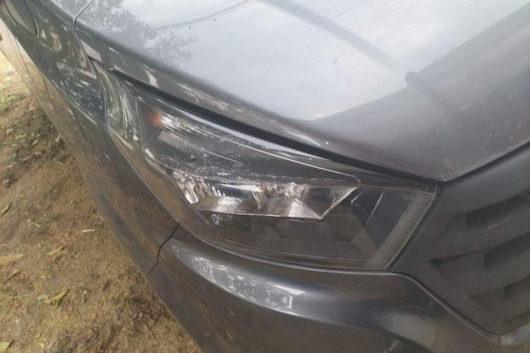 Used Jinbei Gold Hiace M Classic 2023 1.5L Engineering Lion Passenger Vehicle 5/6/7 Seats Right Front Headlight