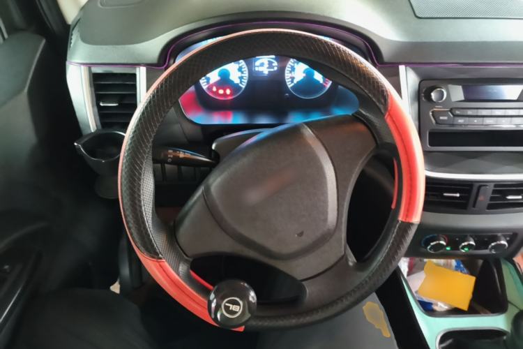 Used Jinbei Gold Hiace M Classic 2023 1.5L Engineering Lion Passenger Vehicle 5/6/7 Seats Steering Wheel