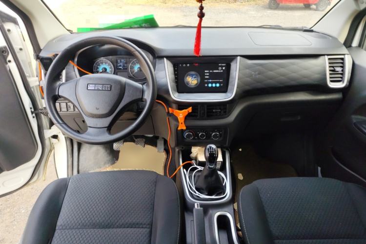 Used Jinbei Gold Hiace M Classic 2023 1.5L Engineering Lion Passenger Vehicle 5/6/7 Seats Center Console