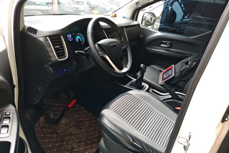 Used Jinbei Gold Hiace M Classic 2023 1.5L Travel Lion Passenger Vehicle 5/6/7 Seats Driver Seat