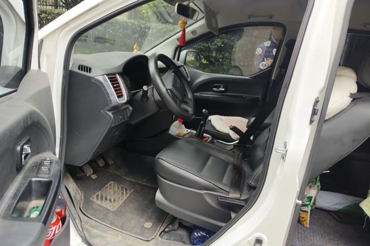 Used Jinbei Gold Hiace M Classic 2023 1.5L Travel Lion Passenger Vehicle 5/6/7 Seats Driver Seat
