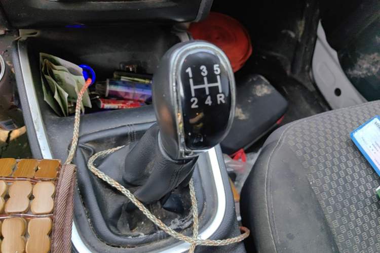 Used Jinbei Gold Hiace M Classic 2023 1.5L Engineering Lion Passenger Vehicle 5/6/7 Seats Gear Lever