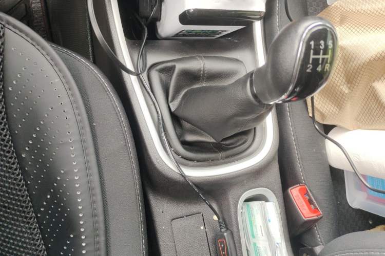 Used Jinbei Gold Hiace M Classic 2023 1.5L Engineering Lion Passenger Vehicle 5/6/7 Seats Gear Lever