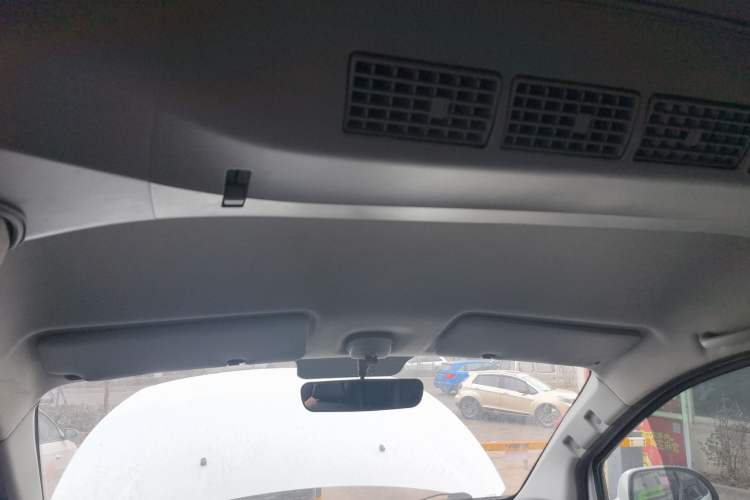 Used Jinbei Gold Hiace M Classic 2023 1.5L Travel Lion Passenger Vehicle 5/6/7 Seats Headliner