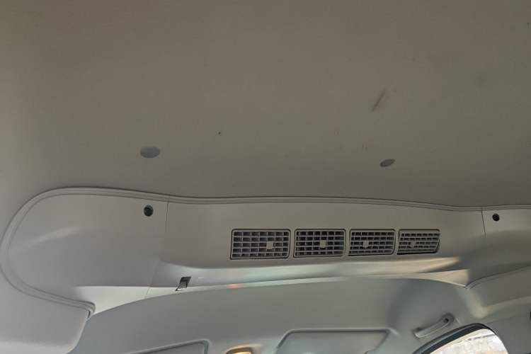Used Jinbei Gold Hiace M Classic 2023 1.5L Engineering Lion Passenger Vehicle 5/6/7 Seats Headliner