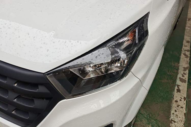 Used Jinbei Gold Hiace M Classic 2023 1.5L Travel Lion Passenger Vehicle 5/6/7 Seats Left Front Headlight