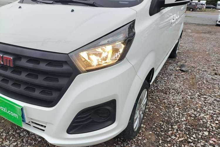 Used Jinbei Gold Hiace M Classic 2023 1.5L Engineering Lion Passenger Vehicle 5/6/7 Seats Left Front Headlight