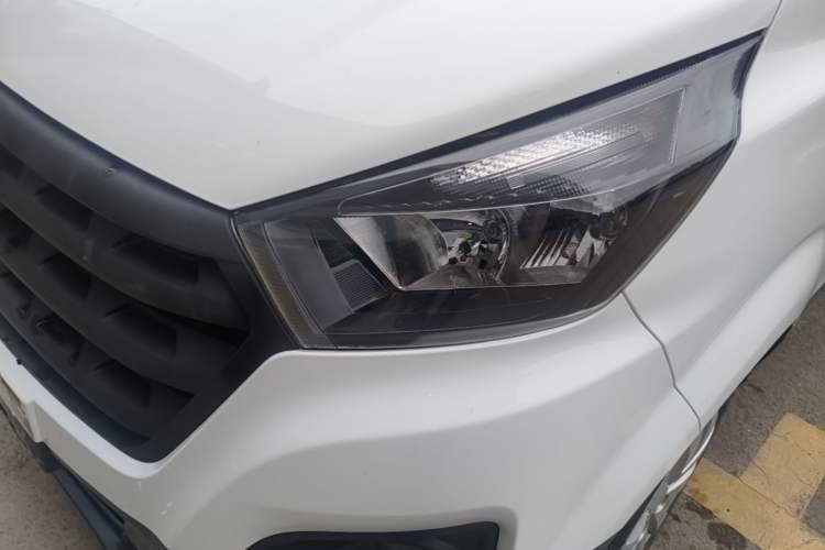 Used Jinbei Gold Hiace M Classic 2023 1.5L Travel Lion Passenger Vehicle 5/6/7 Seats Left Front Headlight
