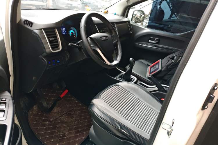 Used Jinbei Gold Hiace M Classic 2023 1.5L Travel Lion Passenger Vehicle 5/6/7 Seats Left Front Seat