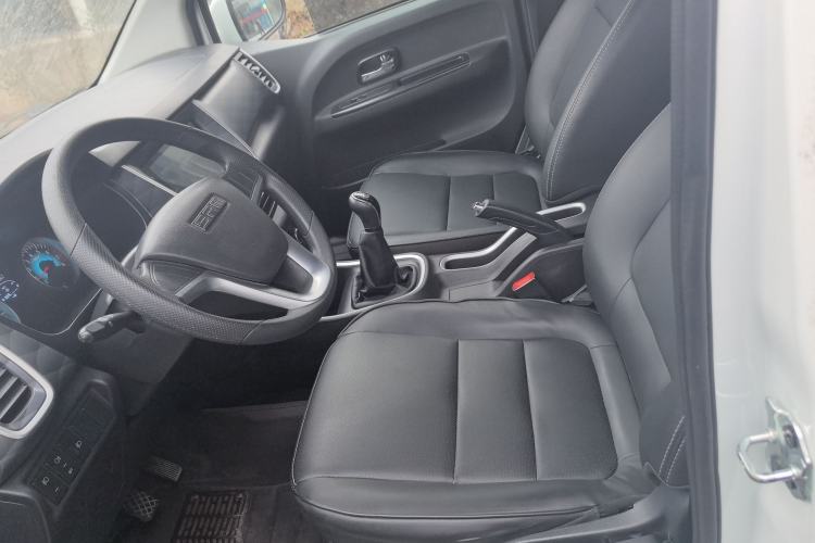 Used Jinbei Gold Hiace M Classic 2023 1.5L Travel Lion Passenger Vehicle 5/6/7 Seats Left Front Seat