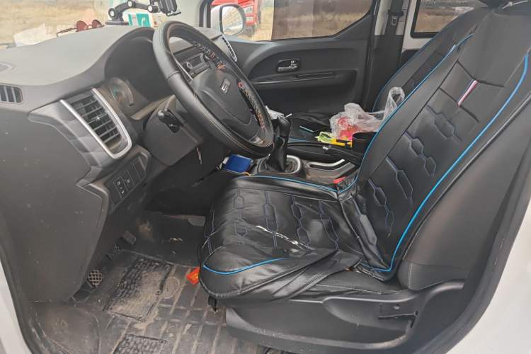 Used Jinbei Gold Hiace M Classic 2023 1.5L Engineering Lion Passenger Vehicle 5/6/7 Seats Left Front Seat