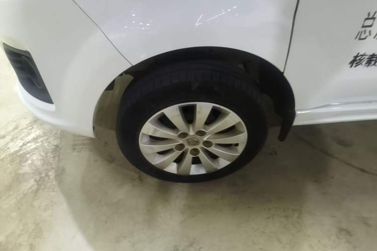 Used Jinbei Gold Hiace M Classic 2023 1.6L Engineering Lion Van 2 Seats Left Front Wheel Hub