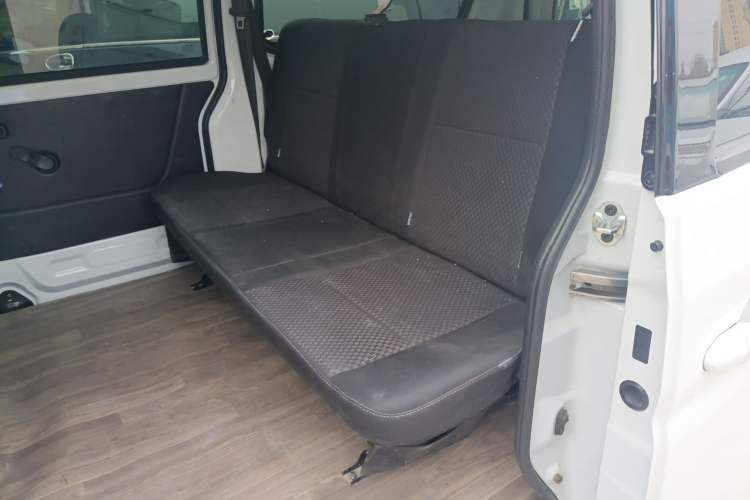Used Jinbei Gold Hiace M Classic 2023 1.5L Engineering Lion Passenger Vehicle 5/6/7 Seats Left Rear Seat