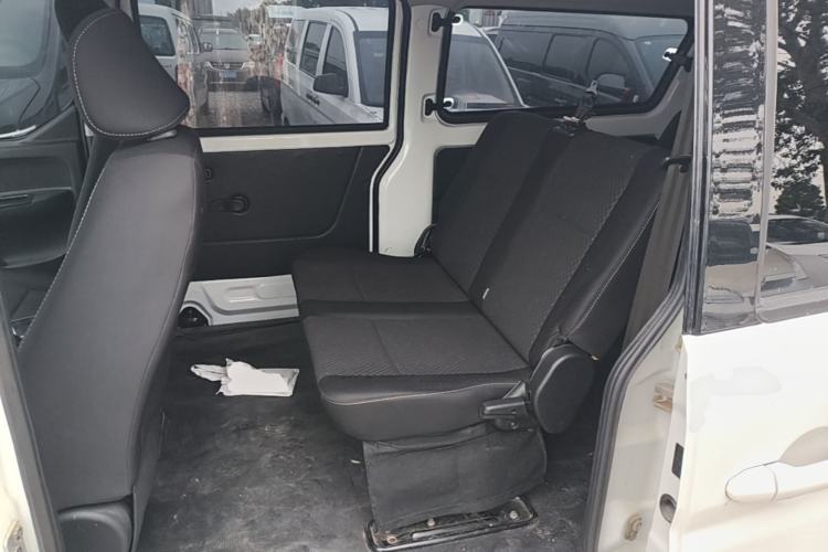 Used Jinbei Gold Hiace M Classic 2023 1.5L Engineering Lion Passenger Vehicle 5/6/7 Seats Left Rear Seat