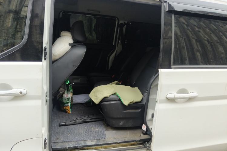 Used Jinbei Gold Hiace M Classic 2023 1.5L Travel Lion Passenger Vehicle 5/6/7 Seats Left Rear Seat