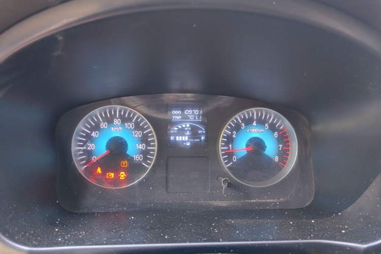 Used Jinbei Gold Hiace M Classic 2023 1.5L Engineering Lion Passenger Vehicle 5/6/7 Seats Odometer Close Up