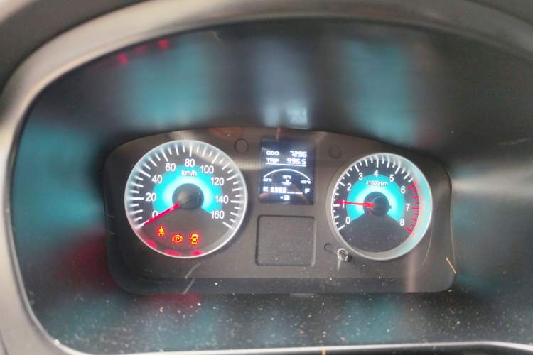 Used Jinbei Gold Hiace M Classic 2023 Panda Edition 1.5L Travel Lion Passenger Van 5/6/7 Seats Odometer Close Up