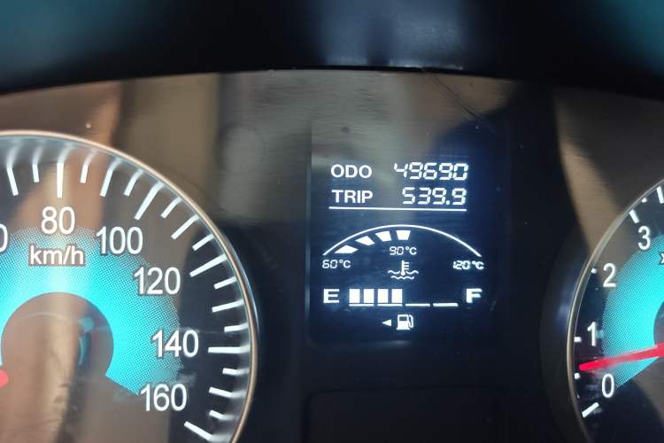 Used Jinbei Gold Hiace M Classic 2023 1.5L Travel Lion Passenger Vehicle 5/6/7 Seats Odometer Close Up