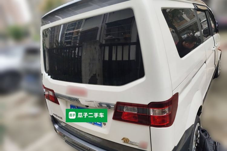 Used Jinbei Gold Hiace M Classic 2023 Panda Edition 1.5L Travel Lion Passenger Van 5/6/7 Seats Rear