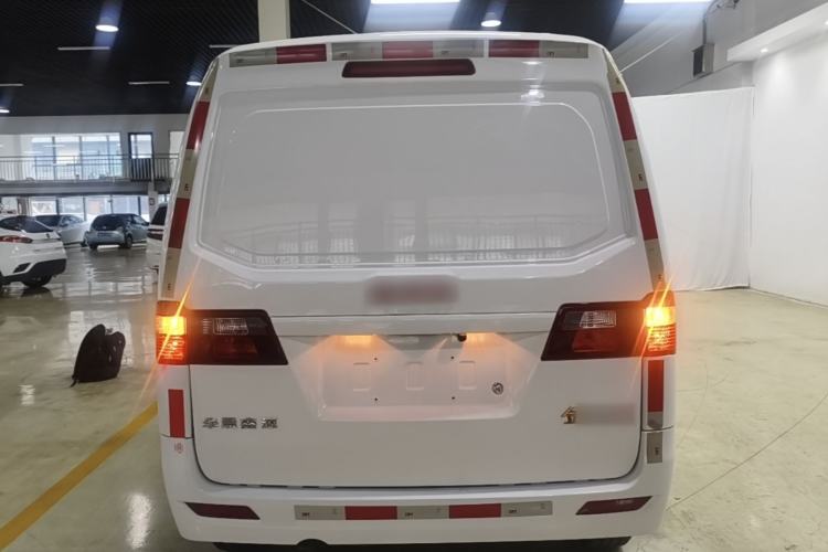Used Jinbei Gold Hiace M Classic 2023 1.6L Engineering Lion Van 2 Seats Rear