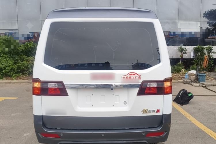 Used Jinbei Gold Hiace M Classic 2023 1.5L Travel Lion Passenger Vehicle 5/6/7 Seats Rear
