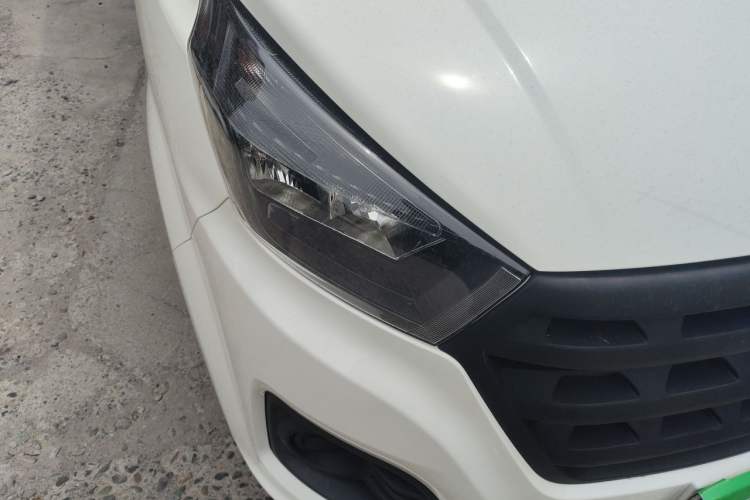 Used Jinbei Gold Hiace M Classic 2023 1.5L Engineering Lion Passenger Vehicle 5/6/7 Seats Right Front Headlight