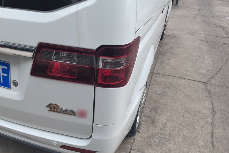 Used Jinbei Gold Hiace M Classic 2023 1.5L Travel Lion Passenger Vehicle 5/6/7 Seats Right Rear Taillight