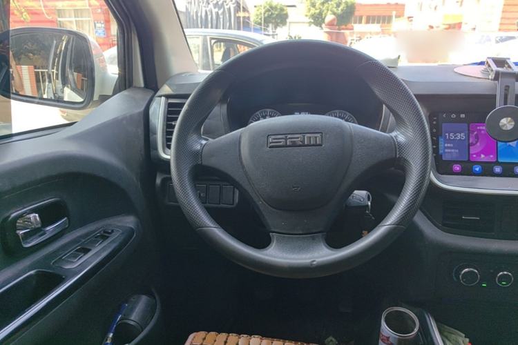 Used Jinbei Gold Hiace M Classic 2023 1.5L Engineering Lion Passenger Vehicle 5/6/7 Seats Steering Wheel