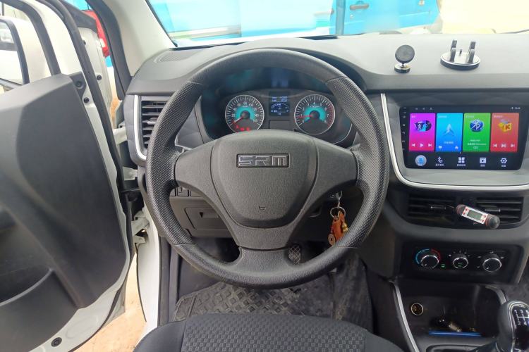 Used Jinbei Gold Hiace M Classic 2023 1.5L Engineering Lion Passenger Vehicle 5/6/7 Seats Steering Wheel
