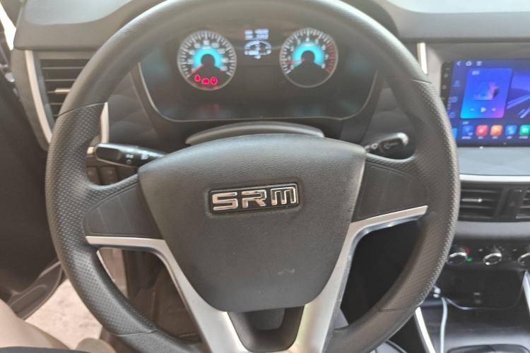 Used Jinbei Gold Hiace M Classic 2023 1.5L Travel Lion Passenger Vehicle 5/6/7 Seats Steering Wheel