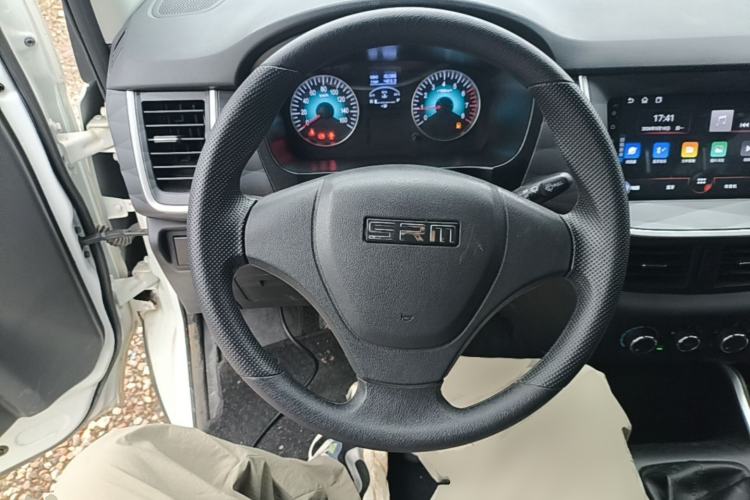 Used Jinbei Gold Hiace M Classic 2023 1.5L Engineering Lion Passenger Vehicle 5/6/7 Seats Steering Wheel