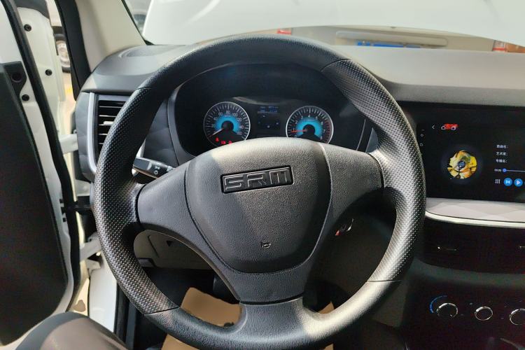 Used Jinbei Gold Hiace M Classic 2023 1.5L Engineering Lion Passenger Vehicle 5/6/7 Seats Steering Wheel
