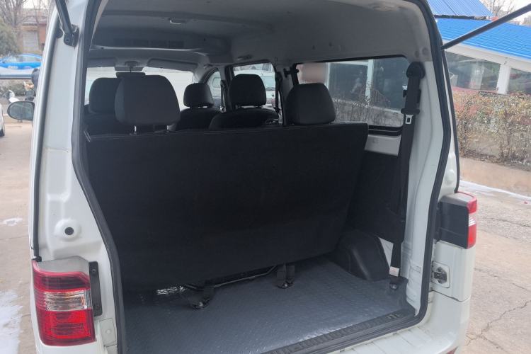 Used Jinbei Gold Hiace M Classic 2023 1.5L Travel Lion Passenger Vehicle 5/6/7 Seats Trunk