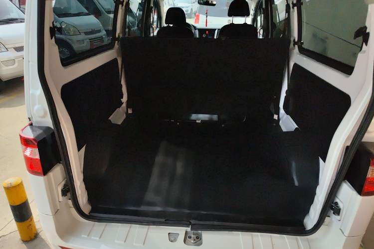 Used Jinbei Gold Hiace M Classic 2023 1.5L Engineering Lion Passenger Vehicle 5/6/7 Seats Trunk