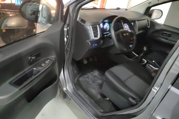 Used Jinbei Gold Hiace M Classic 2024 1.5L Engineering Lion Passenger Vehicle 5 Seats Driver Seat