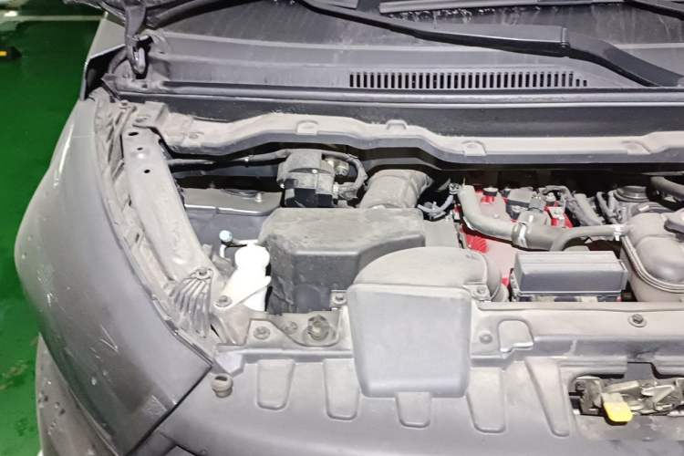 Used Jinbei Gold Hiace M Classic  Engine Bay Right