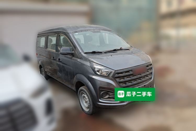 Used Jinbei Gold Hiace M Classic 2024 1.5L Engineering Lion Passenger Van 7 Seats Front Right 45 Deg