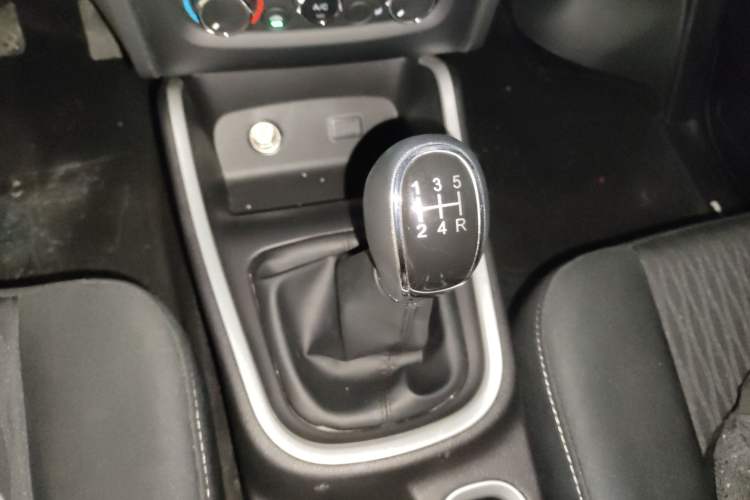 Used Jinbei Gold Hiace M Classic 2024 1.5L Engineering Lion Passenger Vehicle 5 Seats Gear Lever