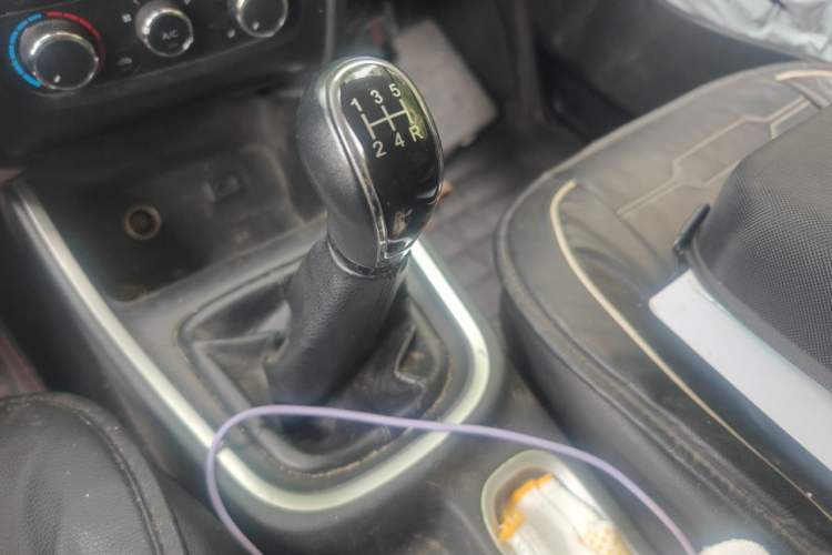 Used Jinbei Gold Hiace M Classic 2024 1.5L Travel Lion Passenger Van 6 Seats Gear Lever