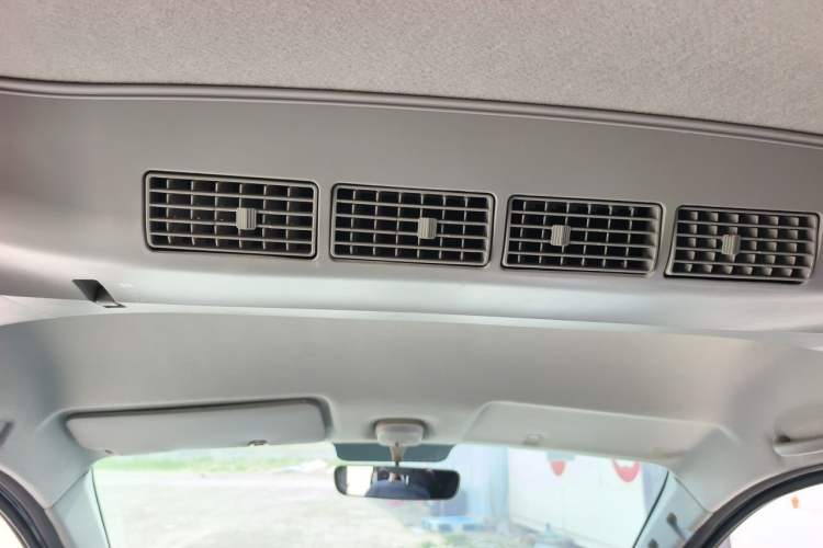Used Jinbei Gold Hiace M Classic 2024 1.5L Engineering Lion Passenger Vehicle 5 Seats Headliner