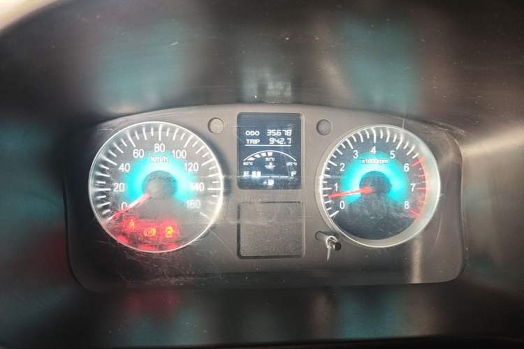 Used Jinbei Gold Hiace M Classic 2024 1.5L Engineering Lion Passenger Van 7 Seats Instrument Cluster