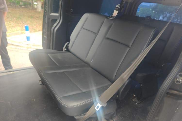 Used Jinbei Gold Hiace M Classic 2024 1.5L Travel Lion Passenger Van 6 Seats Left Rear Seat