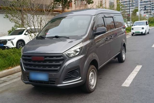 Used Jinbei Gold Hiace M Classic 2024 1.5L Engineering Lion Passenger Vehicle 5 Seats