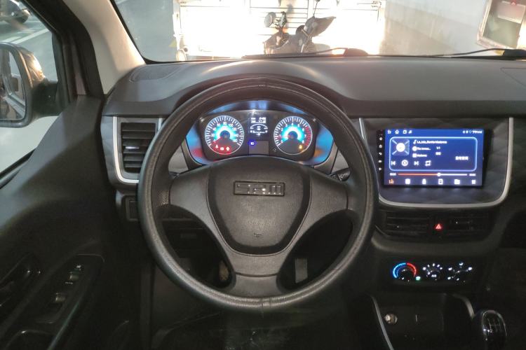 Used Jinbei Gold Hiace M Classic 2024 1.5L Engineering Lion Passenger Vehicle 5 Seats Steering Wheel
