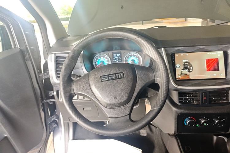Used Jinbei Gold Hiace M Classic 2024 1.5L Engineering Lion Passenger Van 7 Seats Steering Wheel