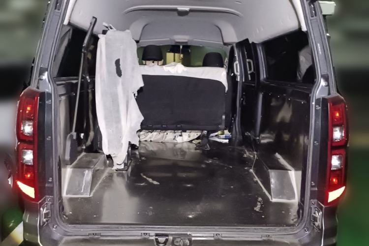 Used Jinbei Gold Hiace M Classic  Trunk